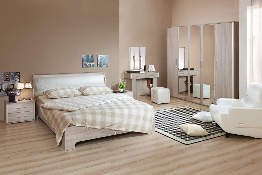 Спальня Сорренто, Кураж